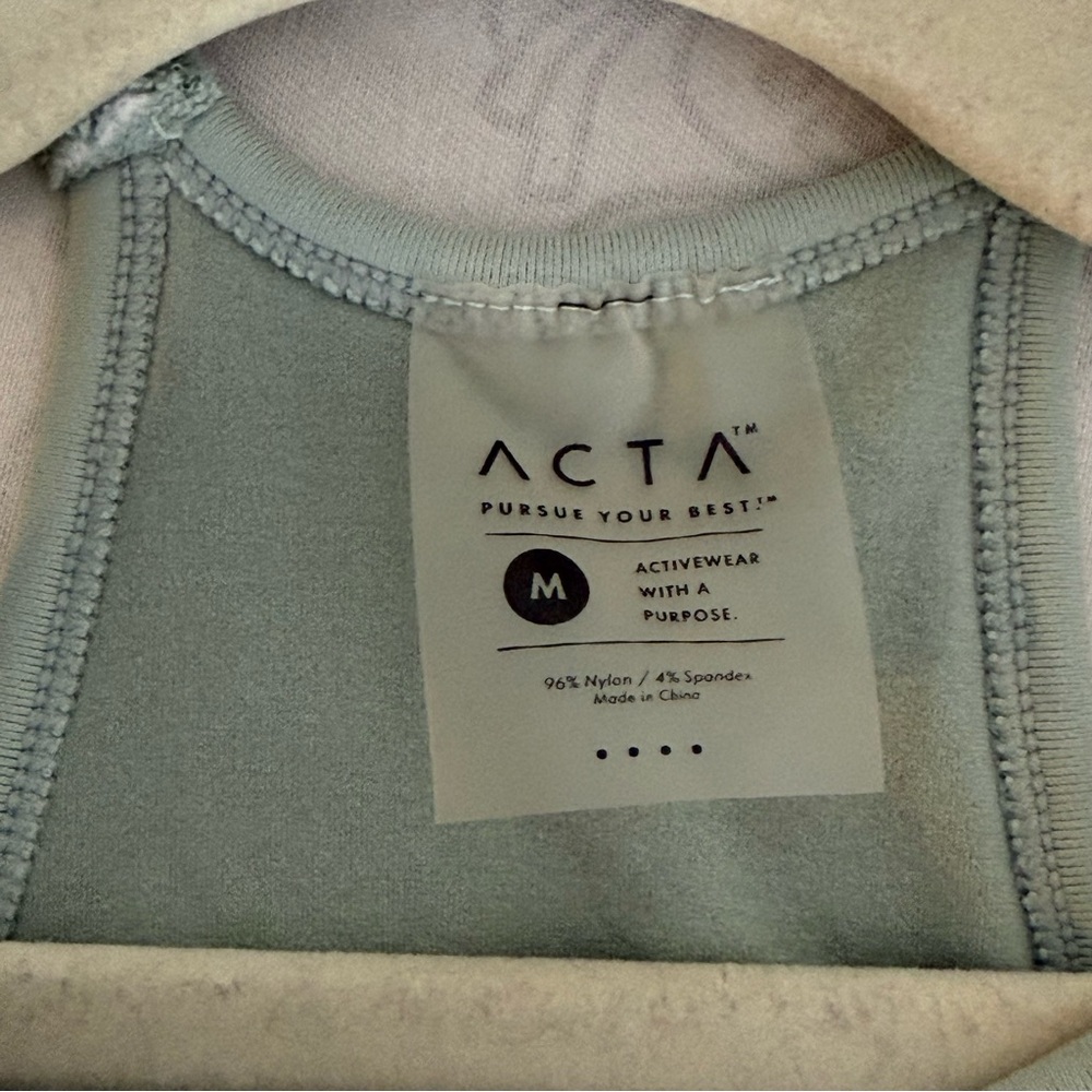 Acta Wear Seamless Ribbed Tank Top Size Medium - Picture 6 of 10